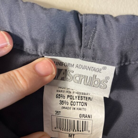 UA Scrubs Cargo Style Gray/Granite Medium/Tall - Picture 2 of 3